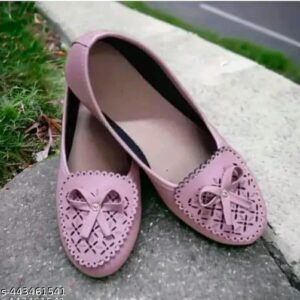 Gorgeous Women Juttis & Mojaris