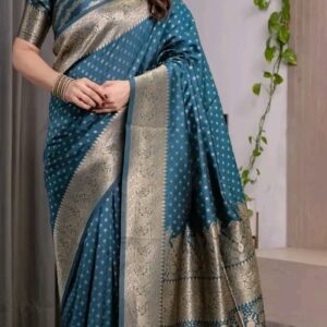 Women Aagyeyi Refined Sarees