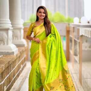 Women Banita Attractive Sarees